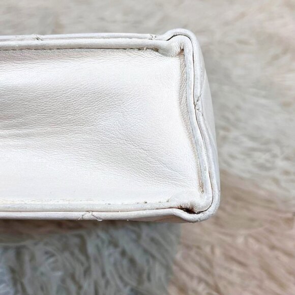 CHANEL 24K Vintage Flap Bag Lambskin Leather Quilted Chain Purse - Picture 13 of 15